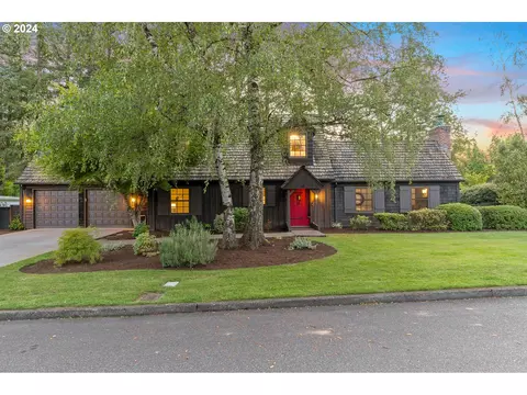 4301 SW 54th Pl, Portland, OR 97221