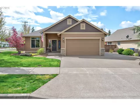 726 Thyme Loop, Silverton, OR 97381