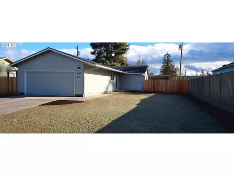445 24th St, Springfield, OR 97477