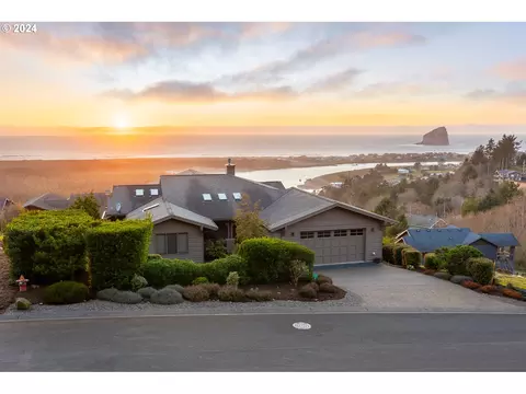 7775 Brooten Mountain Loop, Pacific City, OR 97135