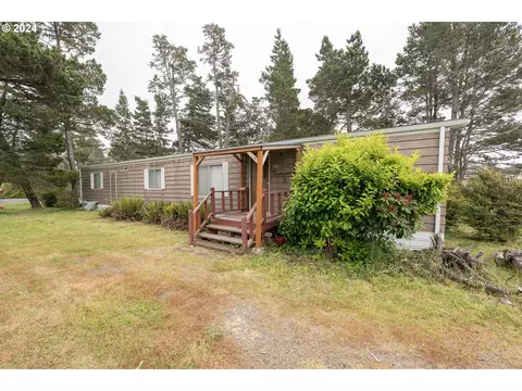 1525 197th St, Long Beach, WA 98631