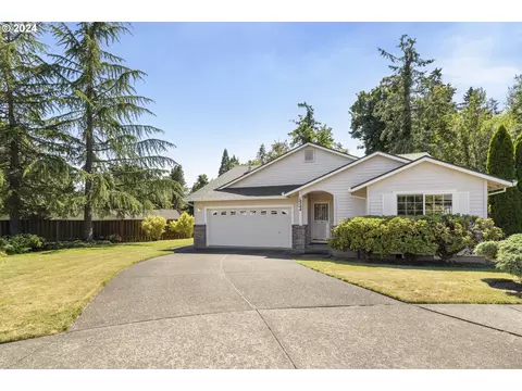 14744 SE Brackenbush Rd, Clackamas, OR 97015