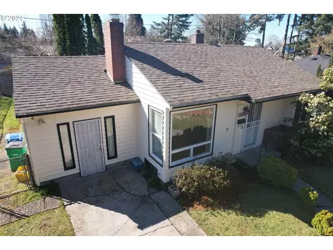 8728 NE Russell St, Portland, OR 97220