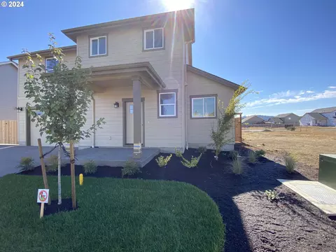 1865 SE Hankel St, Dallas, OR 97338