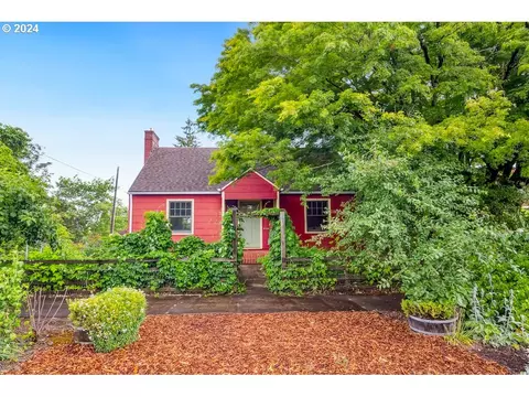 7207 NE Skidmore St, Portland, OR 97218