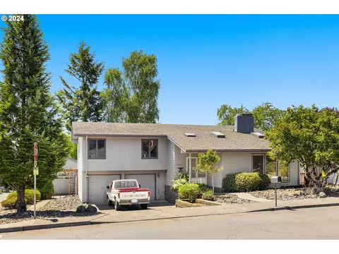 12210 NW Kearney St, Portland, OR 97229