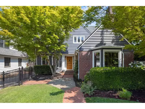 2115 NE Klickitat St, Portland, OR 97212