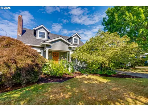 2239 SE 51st Ave, Portland, OR 97215
