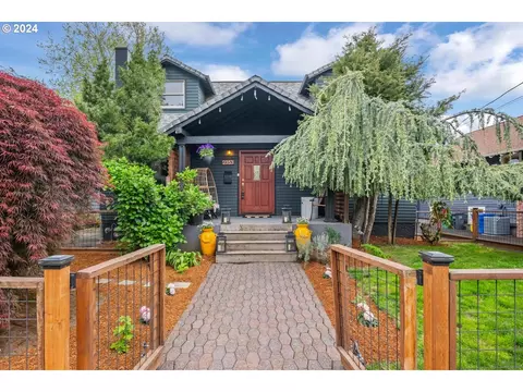 2353 SE 52nd Ave, Portland, OR 97215
