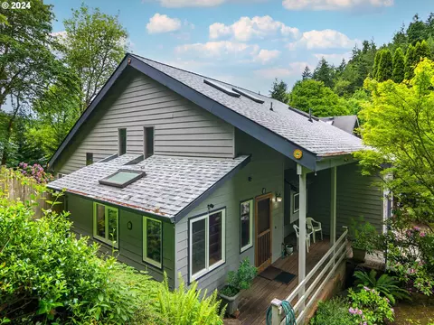 1734 Sweetbriar Ln, Eugene, OR 97405