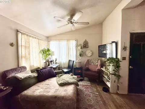 Living - 805 River Rd, Eugene, OR 97404 photo 2 of 2