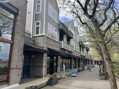 225 S Montgomery St, Portland, OR 97201