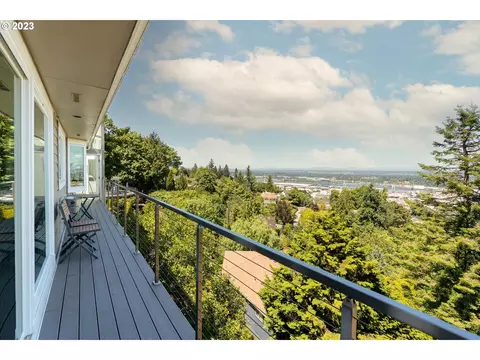 584 NW Macleay Blvd, Portland, OR 97210