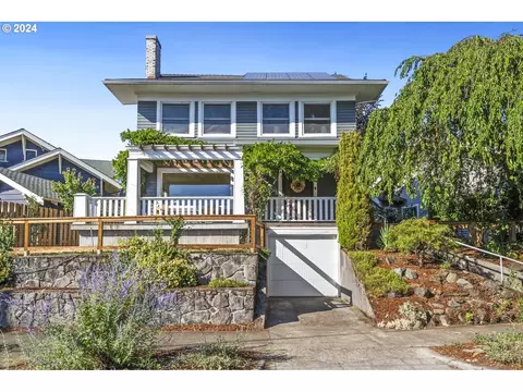 5137 NE Wistaria Dr, Portland, OR 97213