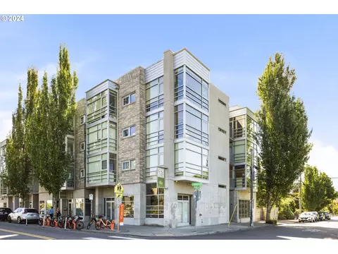910 SE 42nd Ave #420, Portland, OR 97215