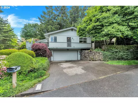 710 Timberline Dr, Lake Oswego, OR 97034