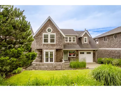 3040 S Hemlock St, Cannon Beach, OR 97110