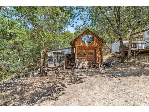 2832 Humbug Creek Rd, Applegate, OR 97530