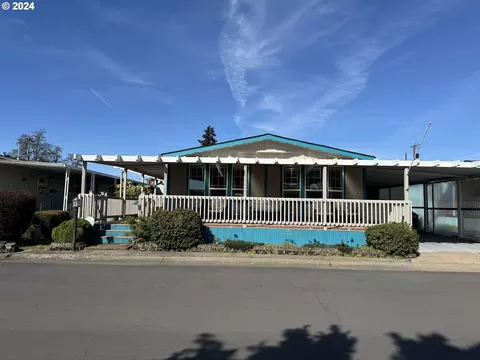 1800 Lakewood Ct #155, Eugene, OR 97402