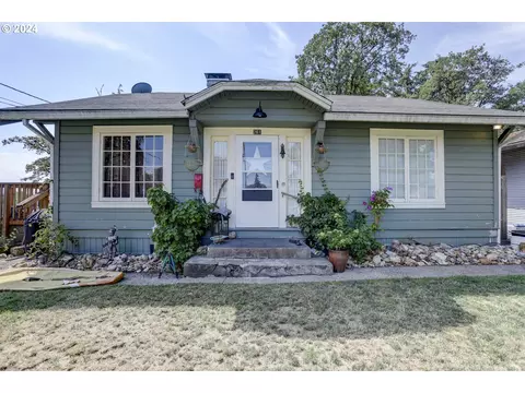 261 Wyeth St, Saint Helens, OR 97051