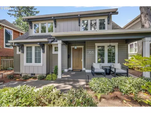 768 7th St, Lake Oswego, OR 97034