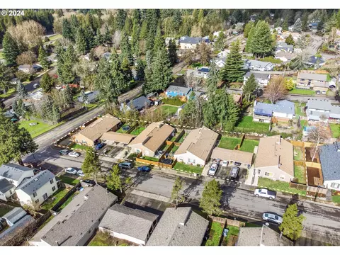 1426 Village Park Pl, West Linn, OR 97068