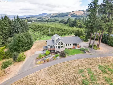 2870 Rainbow Dr, Hood River, OR 97031