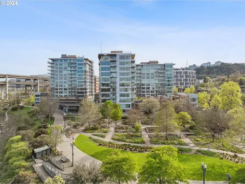 1930 S River Dr #W102, Portland, OR 97201