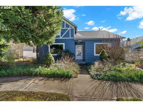 1027 S Beech St, Cornelius, OR 97113