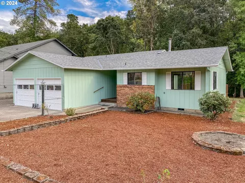 1371 NE Newton Creek Dr, Roseburg, OR 97470