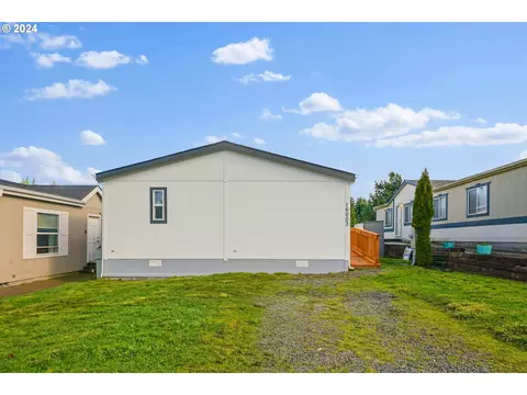 16003 S Forest Haven Rd, Molalla, OR 97038