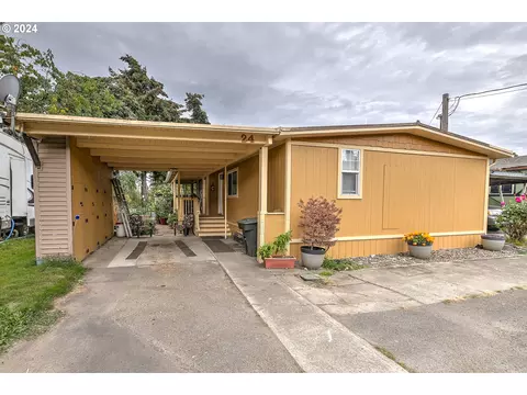 39100 NW Pacific Hwy #24, Woodland, WA 98674
