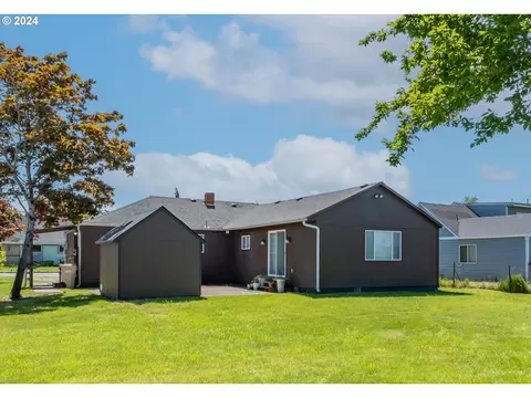 1021 W Airport Rd, Lebanon, OR 97355