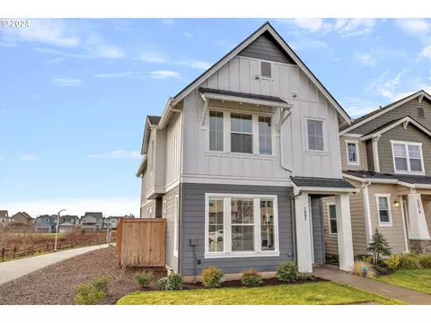 7082 SE Blanton St, Hillsboro, OR 97123