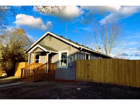 308 NW 3rd Ave, Kelso, WA 98626
