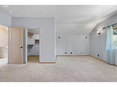 Bedroom - 962 T St, Springfield, OR 97477 photo 8 of 8