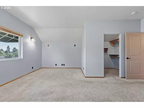 Bedroom - 962 T St, Springfield, OR 97477 photo 5 of 8