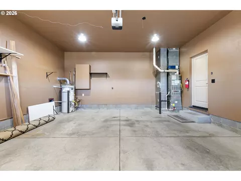 Other - 962 T St, Springfield, OR 97477 photo 6 of 7