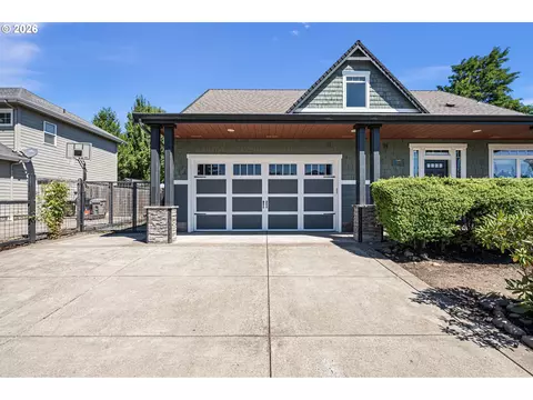 Exterior - 962 T St, Springfield, OR 97477 photo 1 of 7