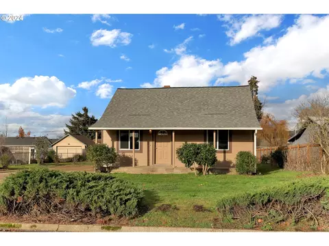 1248 M St, Springfield, OR 97477