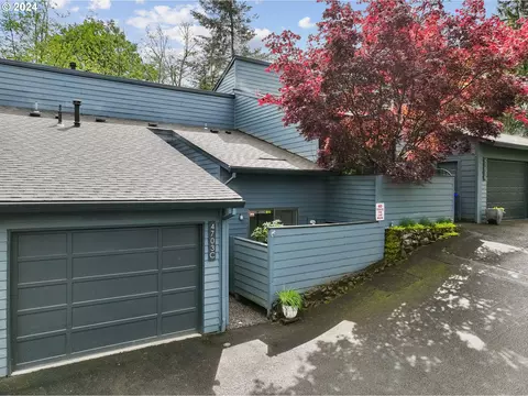 4703 SW Caldew St #C, Portland, OR 97219
