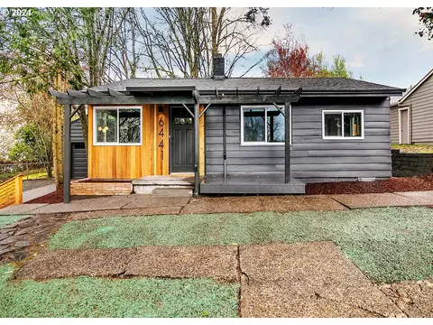 6441 SW Wilbard St, Portland, OR 97219