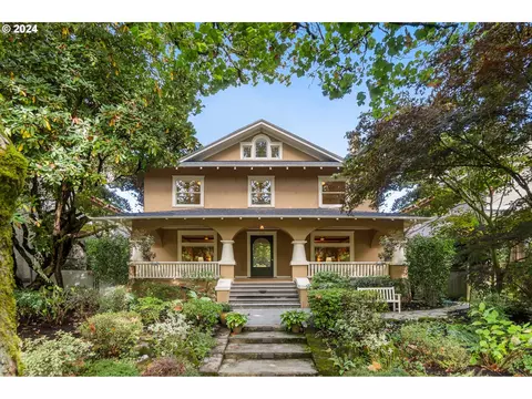 1621 NE Knott St, Portland, OR 97212
