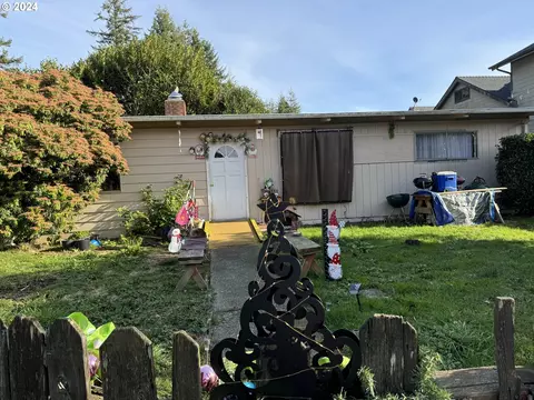 1540 N 15th St, Coos Bay, OR 97420