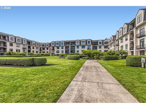 707 N Hayden Island Dr #301, Portland, OR 97217