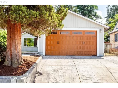 3730 NE Roselawn St, Portland, OR 97211
