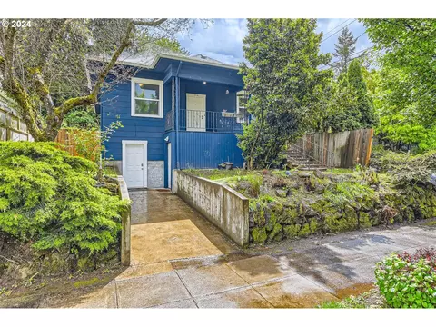 3904 SE Clinton St, Portland, OR 97202
