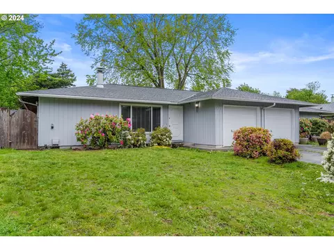 860 NE Village Squire Ave, Gresham, OR 97030 photo 1