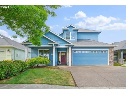 2136 SE Rhododendron Ave, Dallas, OR 97338