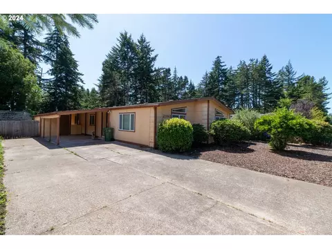 2160 12th St, Florence, OR 97439